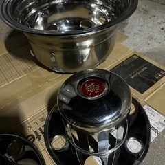 大型トラックホイルカバー