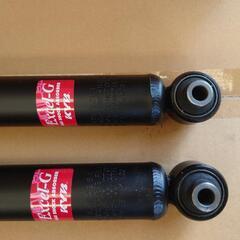 休日限定値下げ…KYBリアショックアブソーバー