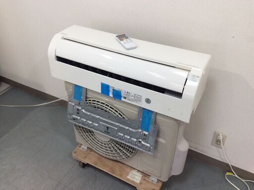 (7/14受渡済)YJT8785『安心30日間保証付』【HITACHI/日立 6畳用エアコン】2022製 RAS-KD22M-W 家電 冷暖房 エアコン 壁掛型