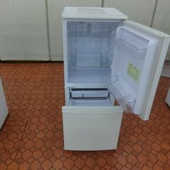 ID 185463　冷蔵庫２ドア　137L　シャープ　２０１８年　SJ-D14E