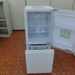 ID 186606　冷蔵庫２ドア　126L　アクア　２０２１年　AQR-13E8