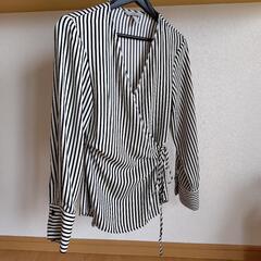 H&M　カシュクール ラップブラウス