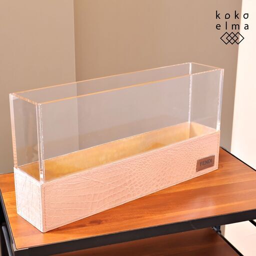 フェンディカーサ 肥り FENDI CASA クロコ型押し 牛革 ローテーブル フェンディカーサ 肥り FENDI CASA クロコ型押し 牛革 ローテーブル