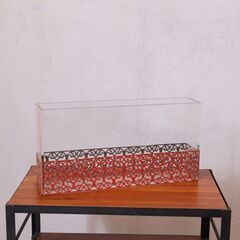 イタリアのブランド FENDIのインテリアコレクション FENDI CASA(フェンディカーサ)のフラワーベース。レザーが洗練されたラグジュアリーな佇まいの花瓶です♪