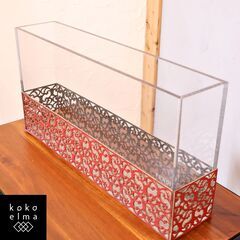 イタリアのブランド FENDIのインテリアコレクション FENDI CASA(フェンディカーサ)のフラワーベース。レザーが洗練されたラグジュアリーな佇まいの花瓶です♪