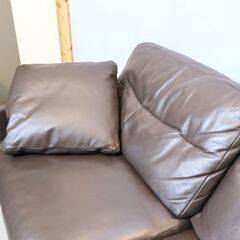 KEYUCA(ケユカ)で取り扱われていたゴーダ 2.5人掛けソファです。良質な本革を使用したシックな2.5シーターソファーはリビングを上質な寛ぎの空間に！重厚で存在感のあるラブルソファ♪ 