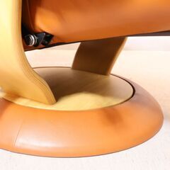 人気のkarimoku(カリモク家具)のRU6620 バケット 本革 リクライナーです。シンプルでオーソドックスなフォルムのレザー リクライニングチェアはシアタールームなどにもおススメです♪