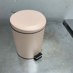 ごみ箱 5L ピンク　未使用品