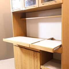 a.depeche(アデペシュ)のcadeal(カデル) キッチンボード。オーク材とスチールを合わせたインダストリアルな雰囲気のカップボード。西海岸スタイルなどカッコいいインテリアにおススメの食器棚♪