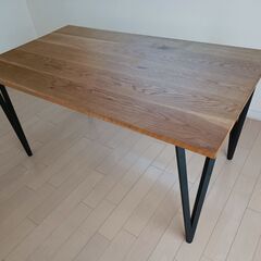 日本産のカスタムダイニングテーブル 4人 オーク天然木無垢