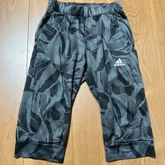 adidas ハーフパンツ　140サイズ