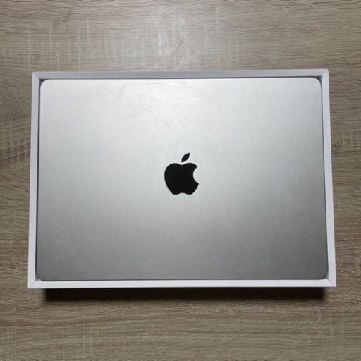 MacBook Air M2 8GB スターライト