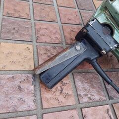 日立工機 H70SA 電動ハンマ ※カバーが破損しているところがあります。【市川行徳店】【店頭取引限定】【中古】管理番号：IT1BJOQP4LRC