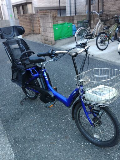e233️土日もお子様と土足のままいろいろなタイプの電動自転車ご試乗可能  ️電動自転車・リサイクル専門店　　ご試乗をしてから、ご購入できます。  ２０インチ、チャイルドシート、２人乗り、３人乗り、１人乗り電動自転車  バカ良心的な電動自転車屋１００日間・安心の無料点検・️無料交換保証サービス付き  後ろチャイルドシートを大きめのかごに変更のオプション無料です。  バッテリーは新品の９０％以上の性能です。  １回の充電で３０Ｋ