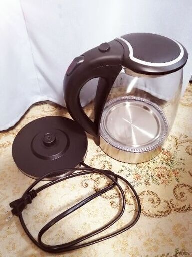 最終❤️超美品✨節電大容量を超短時間で節電で沸かせる電気ポット電気湯沸かし器大変美品で購入したばかりなので新しいです説明書もあります２リットル破損、傷、汚れございませんサイズ：約幅158×奥行158×高さ230mm青色に光って映えます。