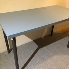 IKEA ラグカプテン　デスク　テーブル　家具