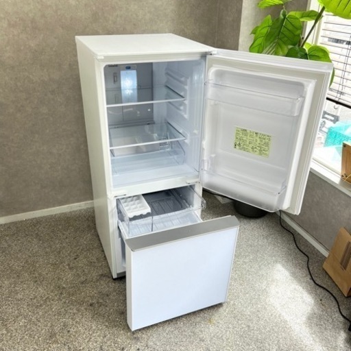 ☑︎ご成約済み? SHARP 一人暮らし冷蔵庫 137L✨超美品? ガラストップ?