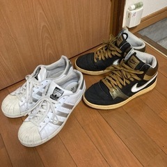 adidas NIKE スニーカー