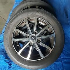 タイヤホイル付き、車のパーツ