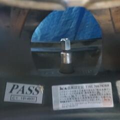 タイヤホイル付き、車のパーツ