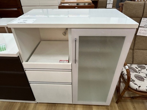 【トレファクイオンタウン上里店】ガラス扉付レンジ台入荷しました！！