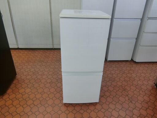 ID 185432  冷蔵庫２ドア　137L　シャープ　２０１７年　SJ-D14C