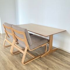 無印良品 リビングでもダイニングでもつかえるテーブル・ソファ
