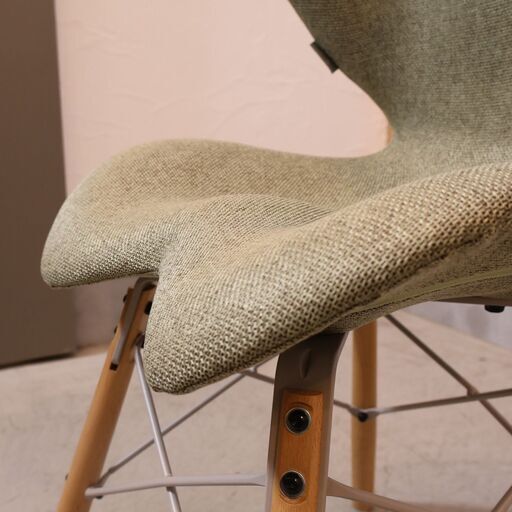 MTG カイロプラクティックのノウハウをヒントに生まれたStyle(スタイル)ブランドよりStyle Chair イーエルです。身体に負担の少ない姿勢をサポートするアームレスチェア