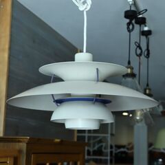 louis poulsen(ルイスポールセン)の名作ペンダントライトPH5です。ダイニングはもちろんリビングや寝室などにもおススメ♪北欧デンマーク/ポール・ヘニングセン