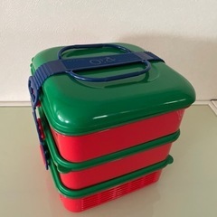 お譲り先決定‼️お弁当箱　ピクニック用　プラスチック製　お弁当箱　重箱