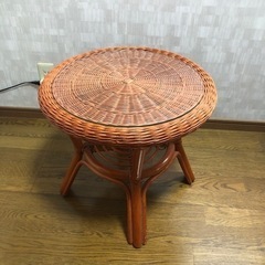 籐製ぽいサイドテーブル
