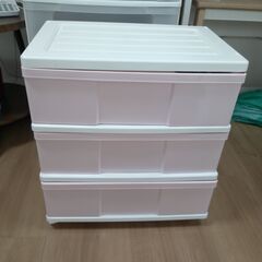 アイリスオーヤマの収納ボックス3段・新品★可愛いピンク★６qx４０x６７cm