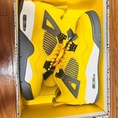 NIKE AIR JORDAN 4