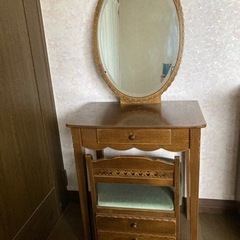 【お取引中】【お値下げ】パリの雑貨屋　ドレッサー　美品　アンティーク お値下げ】 パリの雑貨屋 ドレッサー 美品 アンティーク