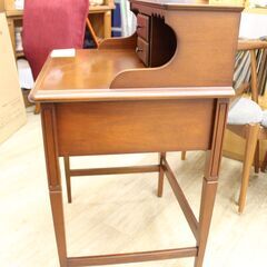 川崎市宮前区リサイクルオフ】東海家具 ミニデスク 英国風