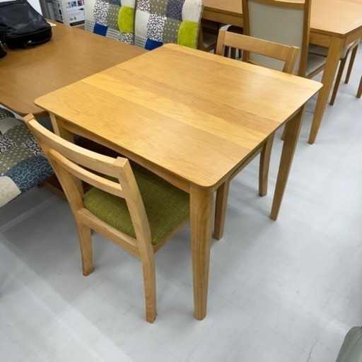 幅80cmの心地いいラウンドダイニングテーブル 【超美品‼️】現行モデル 