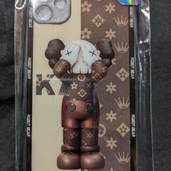 新品・未使用品　kaws iphone11 ケース