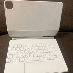 Apple純正　iPad Air 第4世代　　キーボード 2つの純正キーボードで第4世代「iPad Air」の使い勝手をチェックした