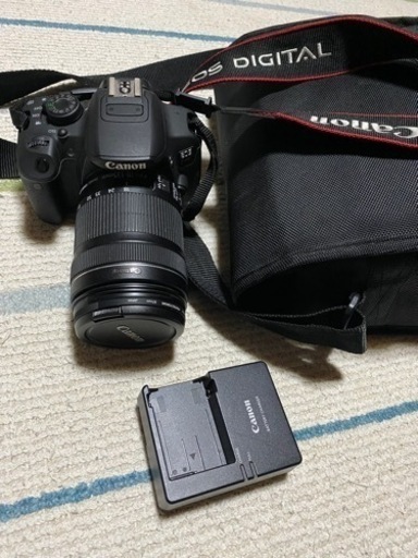 （取引中）Canon EOS　デジタル一眼レフカメラ　バッグ、メモリー付き