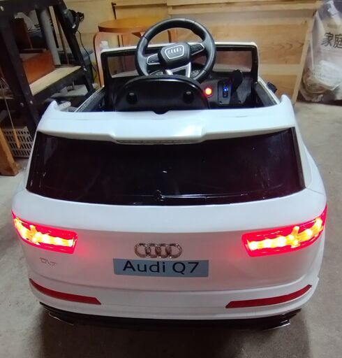 本物の品格をそのままの電動乗用玩具 Audi Q7