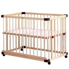 ファルスカ ベビーベッド 美品