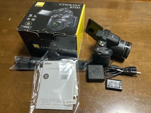 ニコン　デジタルカメラCOOLPIX B700