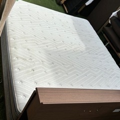 キングサイズベッドとマットレス