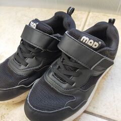 ■MAD FOOT スニーカー　黒　19cm