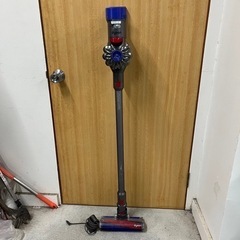 【‼️訳あり価格‼️】コードレススティック掃除機　Dyson  v8fluffy+🌟 SV10FFCOM2 🌟