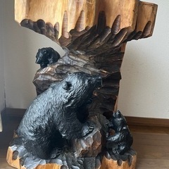 熊の木彫りテーブル　アンティークインテリア、置物、オブジェ