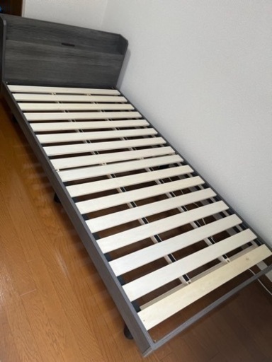 【取りに来て下さる方】使用半年　\nニトリ　棚付きすのこシングルベッド　MRS GY　グレー