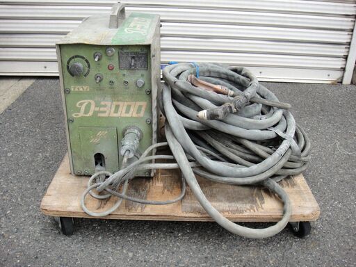 013/606 ダイヘン エアープラズマ切断機 D-3000 三相200V プラズマカッター VRC-30 トーチ付き 現状渡し