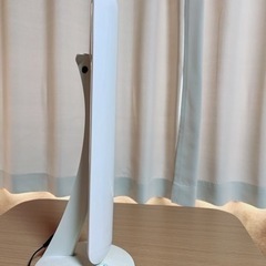 【無料】LED デスクライト　電気スタンド