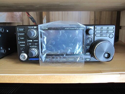 アマチュア無線　ICOM IC-7300 (100W)